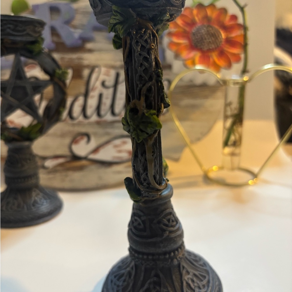 Decorative Pentagram Candle Holder - Black and Green - Picture 7 of 8